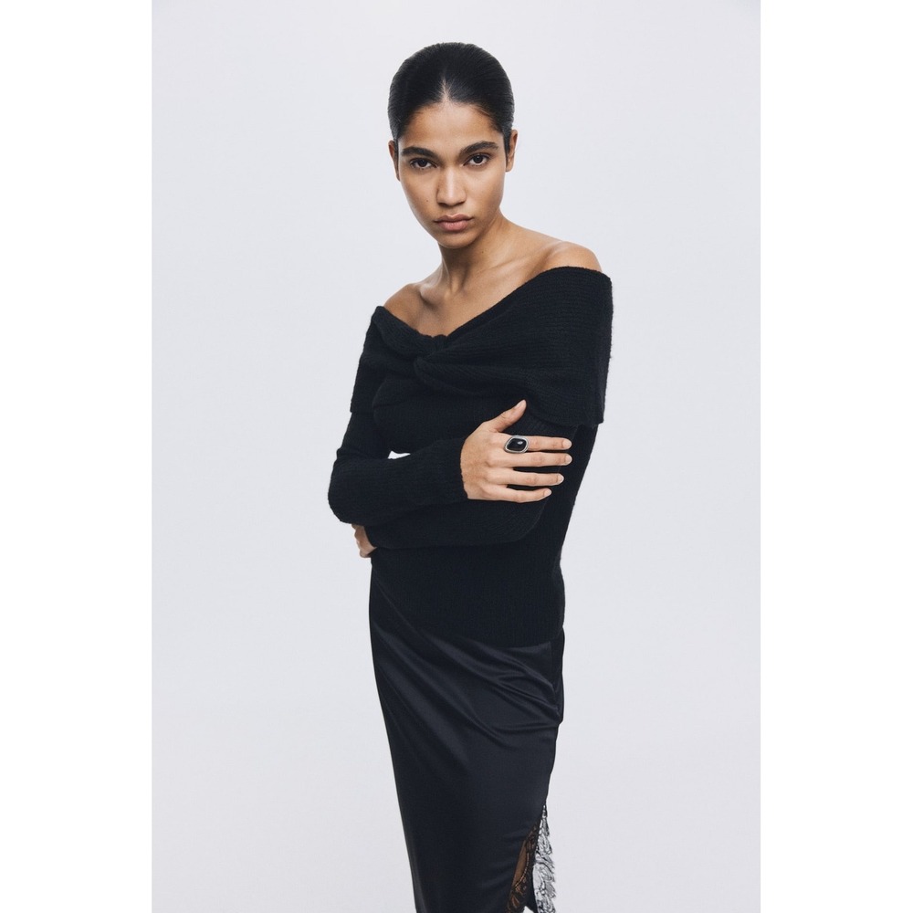 NWT H&M Women Black Off-The-Shoulder Twist Front Rib-Knit‎ Sweater Small